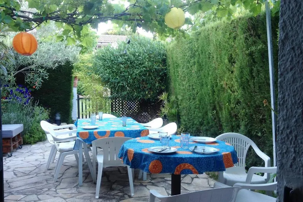 Сasa de vacaciones Villa Casita blanca con fibra óptica y piscina cominutaria Tossa de Mar