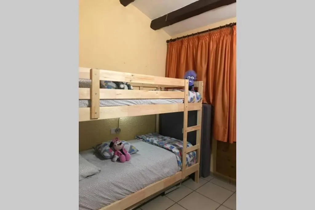 Villa Casita blanca con fibra óptica y piscina cominutaria Tossa de Mar 0*,  España