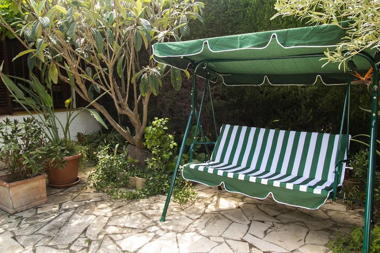 Сasa de vacaciones Villa Casita blanca con fibra óptica y piscina cominutaria Tossa de Mar
