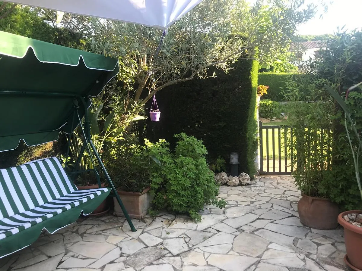 Villa Casita blanca con fibra óptica y piscina cominutaria Tossa de Mar 0*,  España